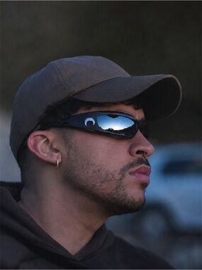 Y2K Bad Bunny Sunglasses New Moon | Music Trend Gafas de Sol- Black & Mirror